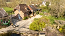 Maison Normande avec son étang privé proche de LIVAROT (14)