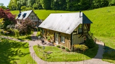 Propriété à vendre Maison et gîte en colombage proche de VIMOUTIERS (61)
