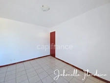 Local professionnel de 151 m² / usage mixte – 5 pièces + mezzanine de 51 m² – CAPESTERRE-BELLE-EAU (971)