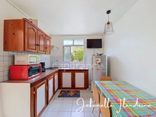 Appartement à louer, 2 pièces meublé - GOURBEYRE (971)
