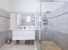 Spacious villa with sea view, 3 bedrooms, potential for expansion – Vieux-Habitants (971)