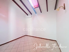 Local professionnel de 151 m² / usage mixte – 5 pièces + mezzanine de 51 m² – CAPESTERRE-BELLE-EAU (971)