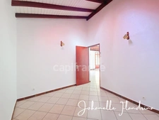 Local professionnel de 151 m² / usage mixte – 5 pièces + mezzanine de 51 m² – CAPESTERRE-BELLE-EAU (971)