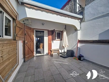 Maison meublée à louer : 2 chambres, 1 pièce indépendante avec baignoire, Nérée centre ville, Les Abymes