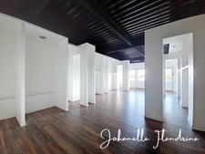 Local à louer, RDC, 69 m² avec vitrine, Galeries de Houelbourg, Jarry - Baie-Mahault