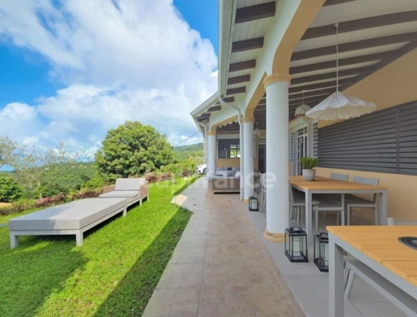 Villa spacieuse avec vue mer 3 chambres, potentiel d’agrandissement – Vieux-Habitants (971)