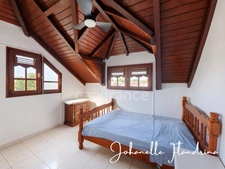 Les Abymes, Boisripeaux - Maison familiale 9 pièces de 230 m², sur 3 niveaux, garage, jardin