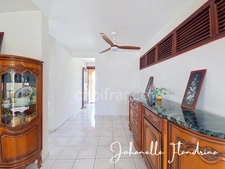 Les Abymes, Boisripeaux - Maison familiale 9 pièces de 230 m², sur 3 niveaux, garage, jardin