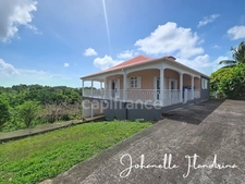 Maison avec vue dégagée, 3 chambres + mezzanine, possibilité de bas de villa - 3 000 m² de terrain