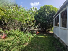Propriété rare avec maison + 3 logements indépendants – 1850 m² constructible – Basse-Terre centre