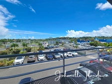 Local à louer, 1er étage avec ascenseur, 82 m², Immeuble Omale, Colin Petit-Bourg