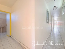 Appartement 2 chambres + 1 bureau - eau + électricité comprises - PORT LOUIS (971)