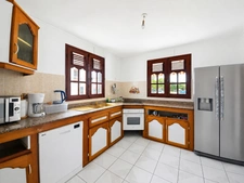 Les Abymes, Boisripeaux - Maison familiale 9 pièces de 230 m², sur 3 niveaux, garage, jardin