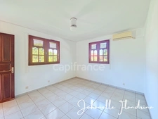 Les Abymes, Boisripeaux - Maison familiale 9 pièces de 230 m², sur 3 niveaux, garage, jardin