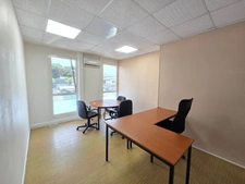 Bureau/local de 14 m², lumineux – Idéalement situé à Jarry