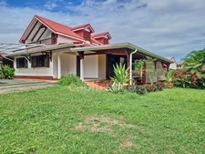 À vendre - CAPESTERRE-BELLE-EAU, maison 4 chambres + bungalow indépendant