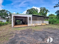 Petit-Bourg – Maison 5 chambres à rénover avec fort potentiel sur terrain constructible de 2 300 m²