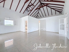Maison avec vue dégagée, 3 chambres + mezzanine, possibilité de bas de villa - 3 000 m² de terrain