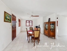 Les Abymes, Boisripeaux - Maison familiale 9 pièces de 230 m², sur 3 niveaux, garage, jardin