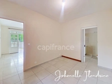 Appartement à louer, bas de villa, 2 pièces - Beausoleil, LES ABYMES (971)