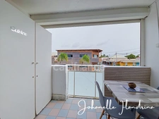Saint-François - Studio avec terrasse à rénover, à deux pas de la Marina