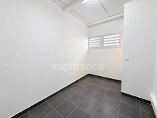 A Louer, Bureaux rénovés - 90 m² – BASSE-TERRE, CENTRE-VILLE