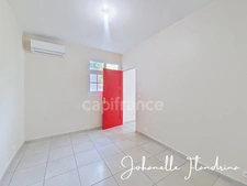 Appartement à louer, bas de villa, 2 pièces - Beausoleil, LES ABYMES (971)