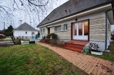 Maison à vendre 7 pièces SARAN (45)d'environ 140m² sur un terrain de 1685m² avec sous-sol et dépendance