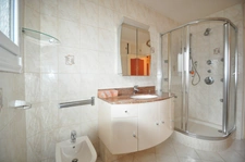 Maison à vendre 7 pièces SARAN (45)d'environ 140m² sur un terrain de 1685m² avec sous-sol et dépendance