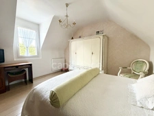 Maison familiale de 131 m² à vendre à Cergy Village – 3 chambres, bureau, jardin et garage