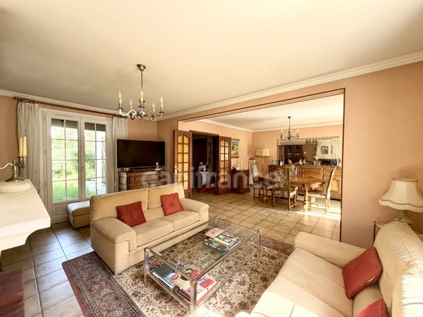 Maison familiale de 131 m² à vendre à Cergy Village – 3 chambres, bureau, jardin et garage