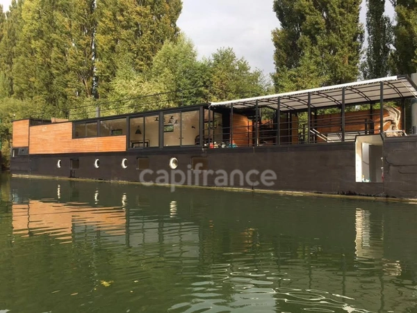 Péniche d’habitation 250 m² – 5 chambres – Terrasses – Fort potentiel – Auvers-sur-Oise (déplaçable)