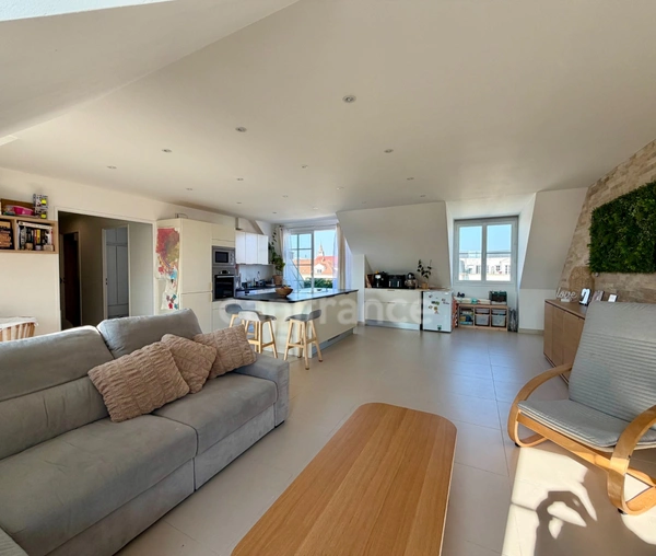 Appartement 5 pièces 110 m² avec balcon et vue sur la marina – Dernier étage à Port-Cergy