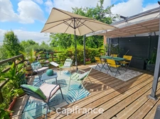 A Cézac, jolie maison en pierre rénovée, terrain de 447m², piscine