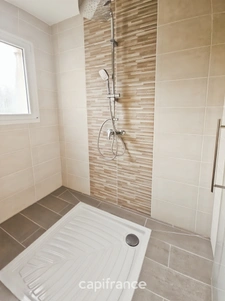 Maison de plain pied de 141m², 4 chambres, bureau, jardin, double garage, terrain de 1440m²
