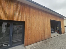 Immense locaux d'activité à EYSINES de 441m² avec maison contemporaine de 9 pièces