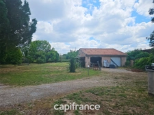  A Saint-André-de-Cubzac, maison familiale avec fort potentiel, dépendance de 85m², terrain de 4496m², 4 chambres