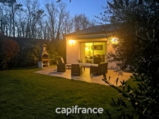 Maison de plain pied de 141m², 4 chambres, bureau, jardin, double garage, terrain de 1440m²