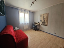 Villa de 193m² avec maison, studio et appartement, piscine, jardin