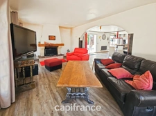  A Saint-André-de-Cubzac, maison familiale avec fort potentiel, dépendance de 85m², terrain de 4496m², 4 chambres