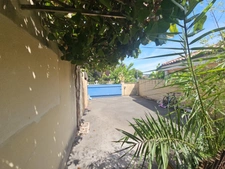 Villa de 193m² avec maison, studio et appartement, piscine, jardin