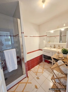 Bassens – Une très jolie maison familiale dans un état impeccable avec jardin, garage,  spa et sauna.