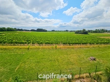 A Cézac, jolie maison en pierre rénovée, terrain de 447m², piscine