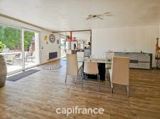  A Saint-André-de-Cubzac, maison familiale avec fort potentiel, dépendance de 85m², terrain de 4496m², 4 chambres
