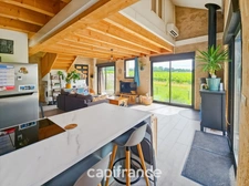 A Cézac, jolie maison en pierre rénovée, terrain de 447m², piscine