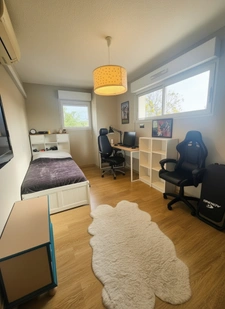 Bassens – Une très jolie maison familiale dans un état impeccable avec jardin, garage,  spa et sauna.