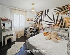 Maison de plain pied de 141m², 4 chambres, bureau, jardin, double garage, terrain de 1440m²