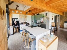 A Cézac, jolie maison en pierre rénovée, terrain de 447m², piscine