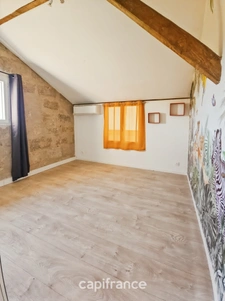 A Cézac, jolie maison en pierre rénovée, terrain de 447m², piscine