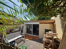 Villa de 193m² avec maison, studio et appartement, piscine, jardin